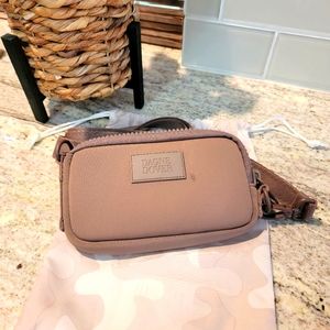 Dagne Dover Mara phone sling